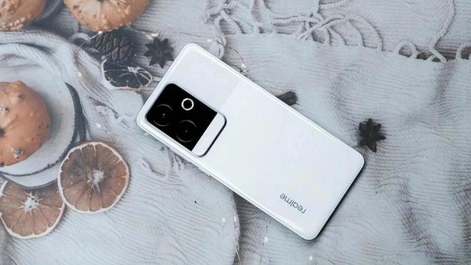 手机行业诞生“新黑马”16GB+1TB+骁龙8Gen3顶配旗舰仅2649元(图4)