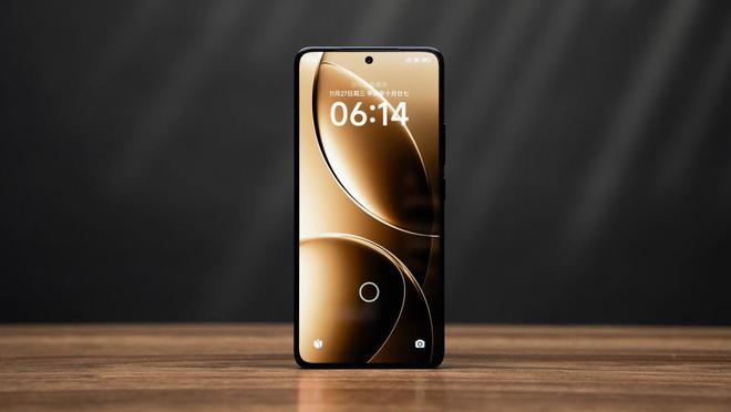 红米K90系列屏幕再次曝光：一大一小屏幕配置规格也已清晰(图2)