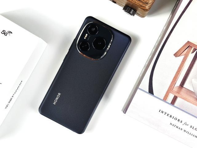 荣耀Power评测：轻户外神器 续航通信双突破(图4)