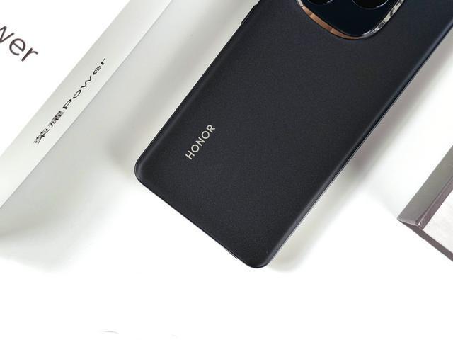 荣耀Power评测：轻户外神器 续航通信双突破(图6)