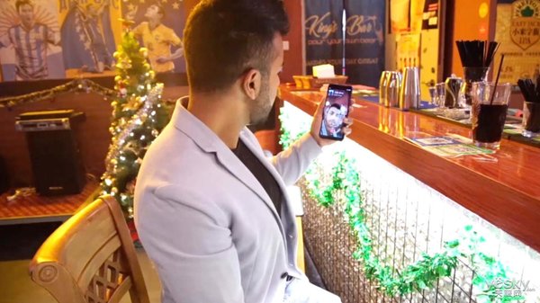 第四代Qualm人工智能引擎加持骁龙855AI降噪无惧嘈杂环境(图2)